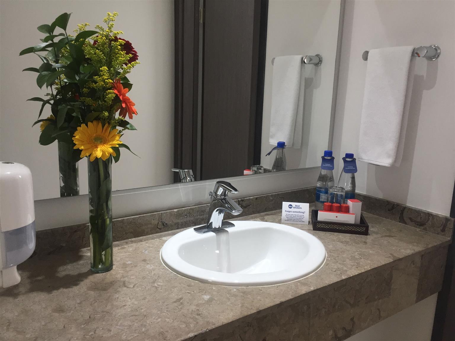 Best Western Calleja Suites Bogotá Exteriör bild
